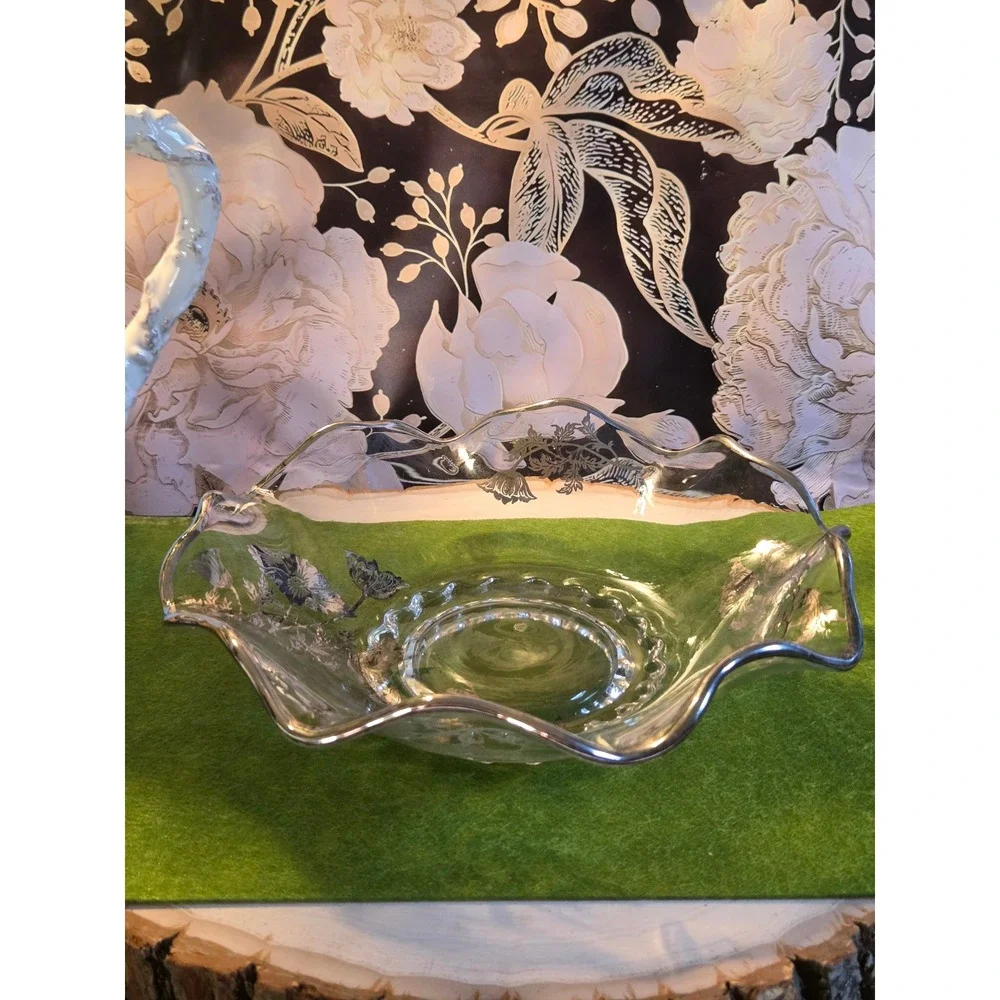 Vintage‎ Silver Overlay Clear Glass Ruffled Floral Poppy Bowl Scalloped Rim